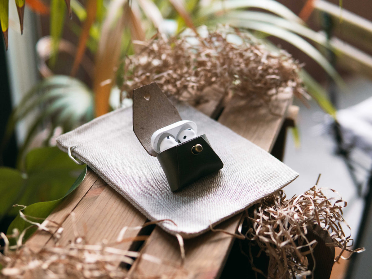 Apple AirPods Leather Case - Handmade for AirPod 4/5 & AirPod Pro